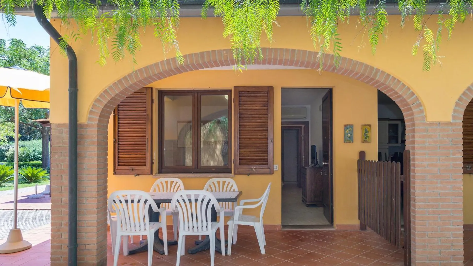 Il Girasole - Ginestra Villa Venturina Terme 0*,